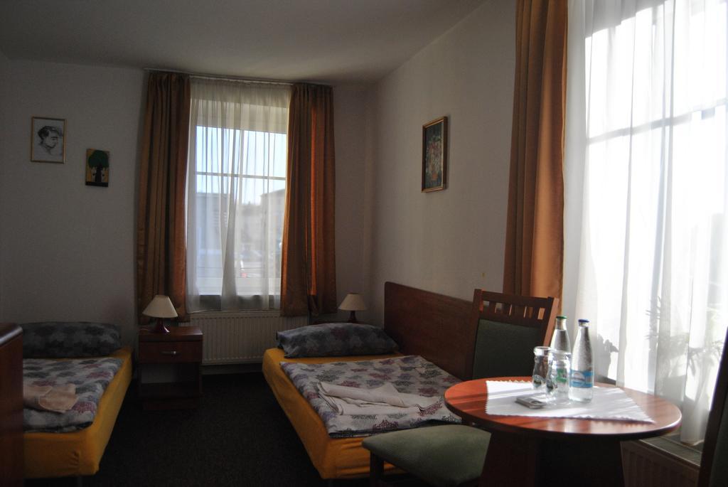 Przy Zelaznym Moscie Bed and Breakfast Kłodzko Habitación foto